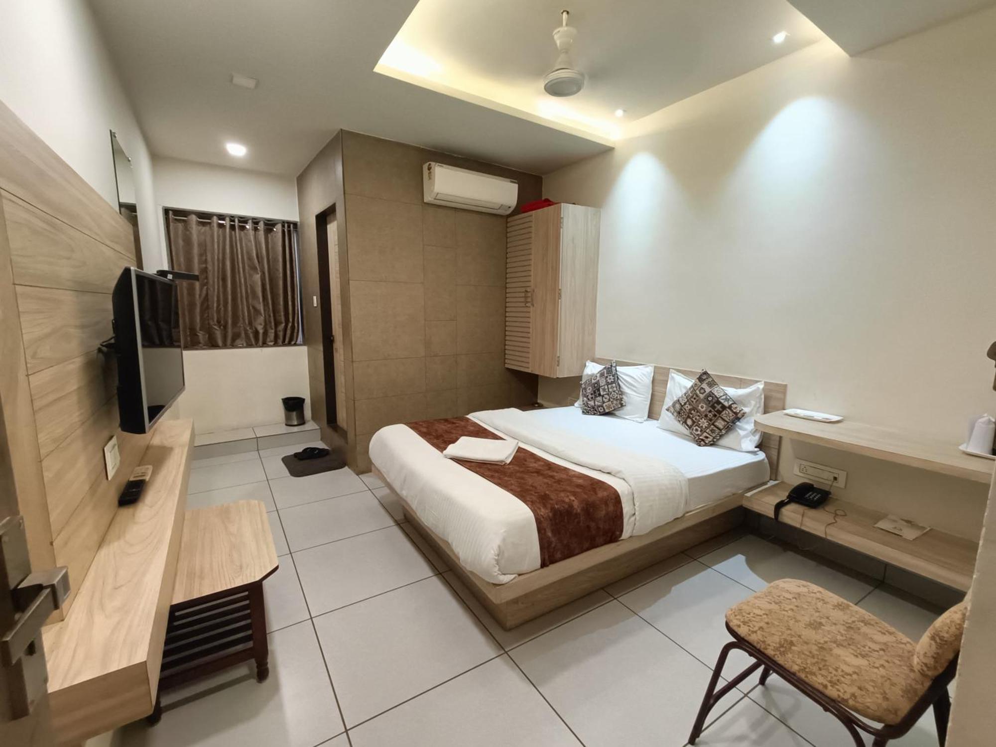 Hotel Kinara Ahmadabad Zewnętrze zdjęcie