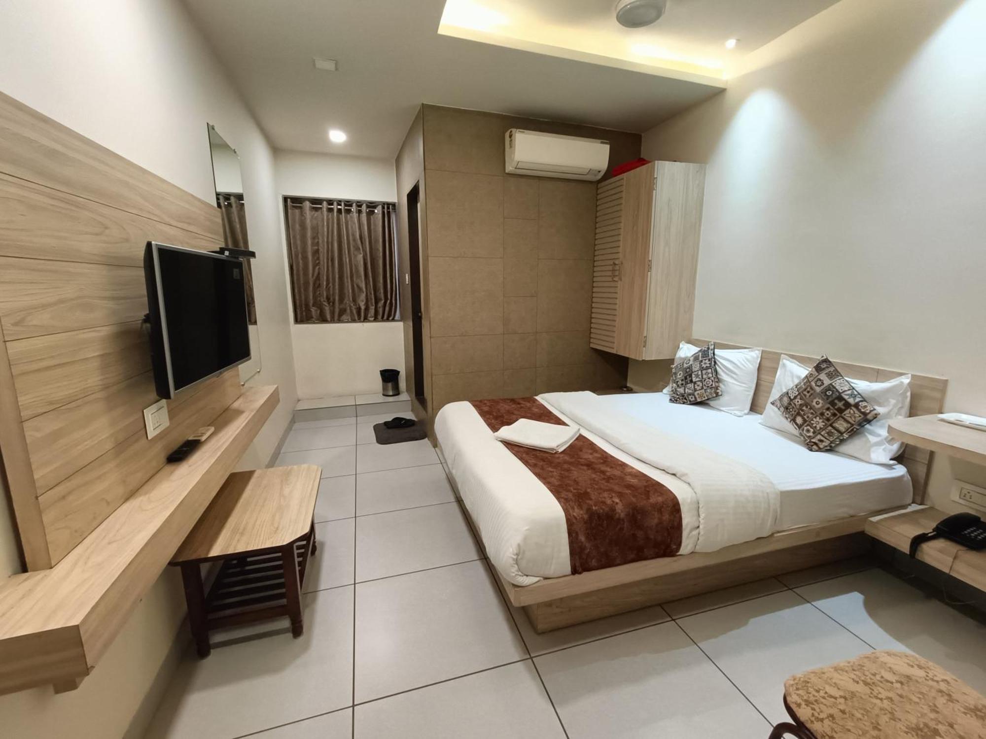 Hotel Kinara Ahmadabad Zewnętrze zdjęcie