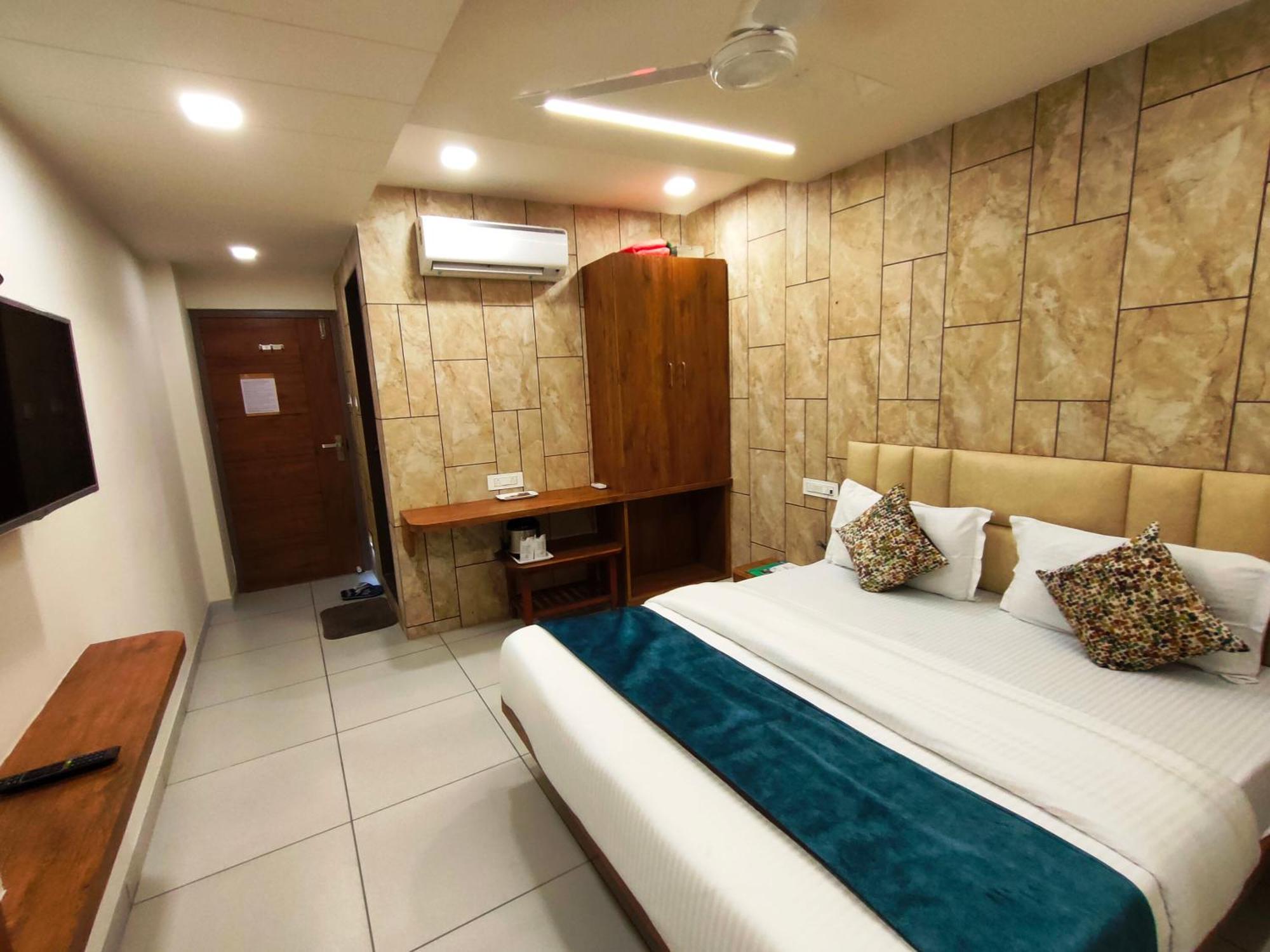 Hotel Kinara Ahmadabad Zewnętrze zdjęcie