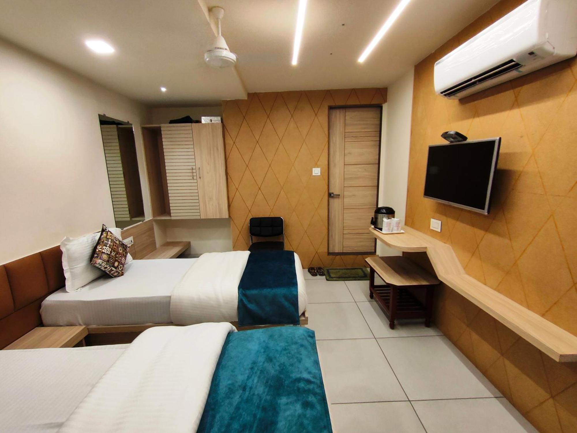 Hotel Kinara Ahmadabad Zewnętrze zdjęcie