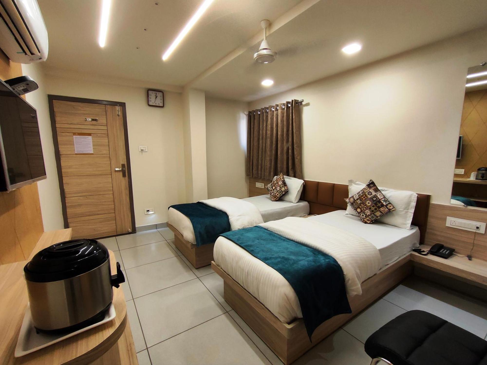 Hotel Kinara Ahmadabad Zewnętrze zdjęcie